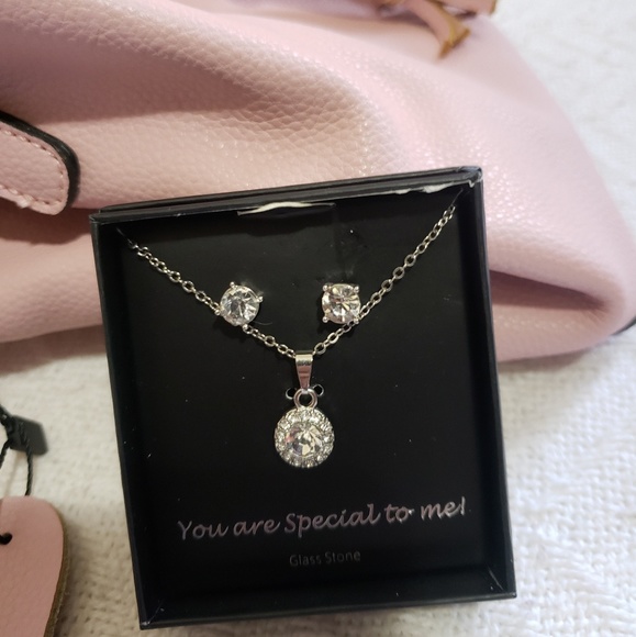 Leather Purse and Jewelry - Picture 2 of 4